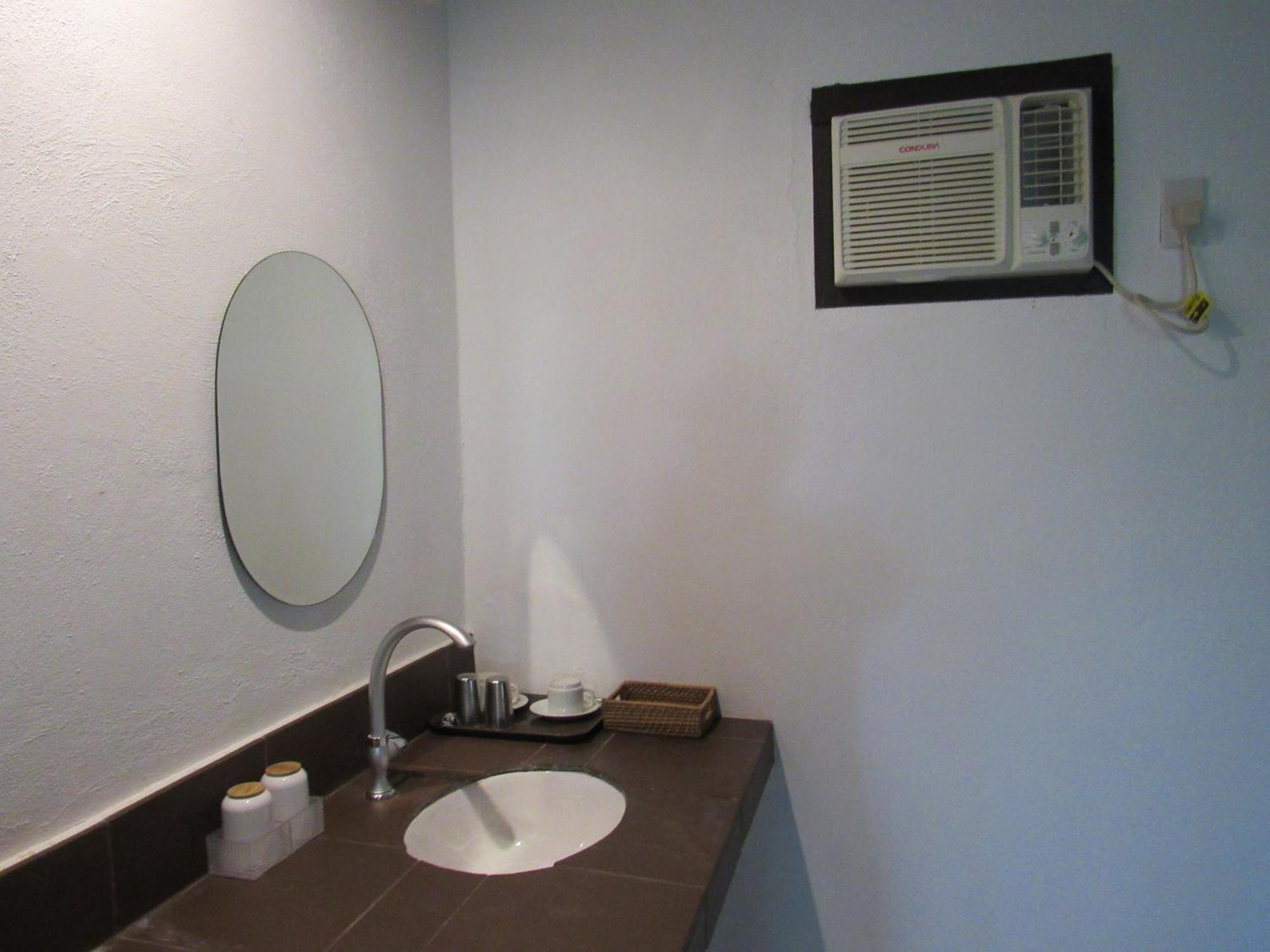 Dacozy Beach Resort Moalboal Room photo