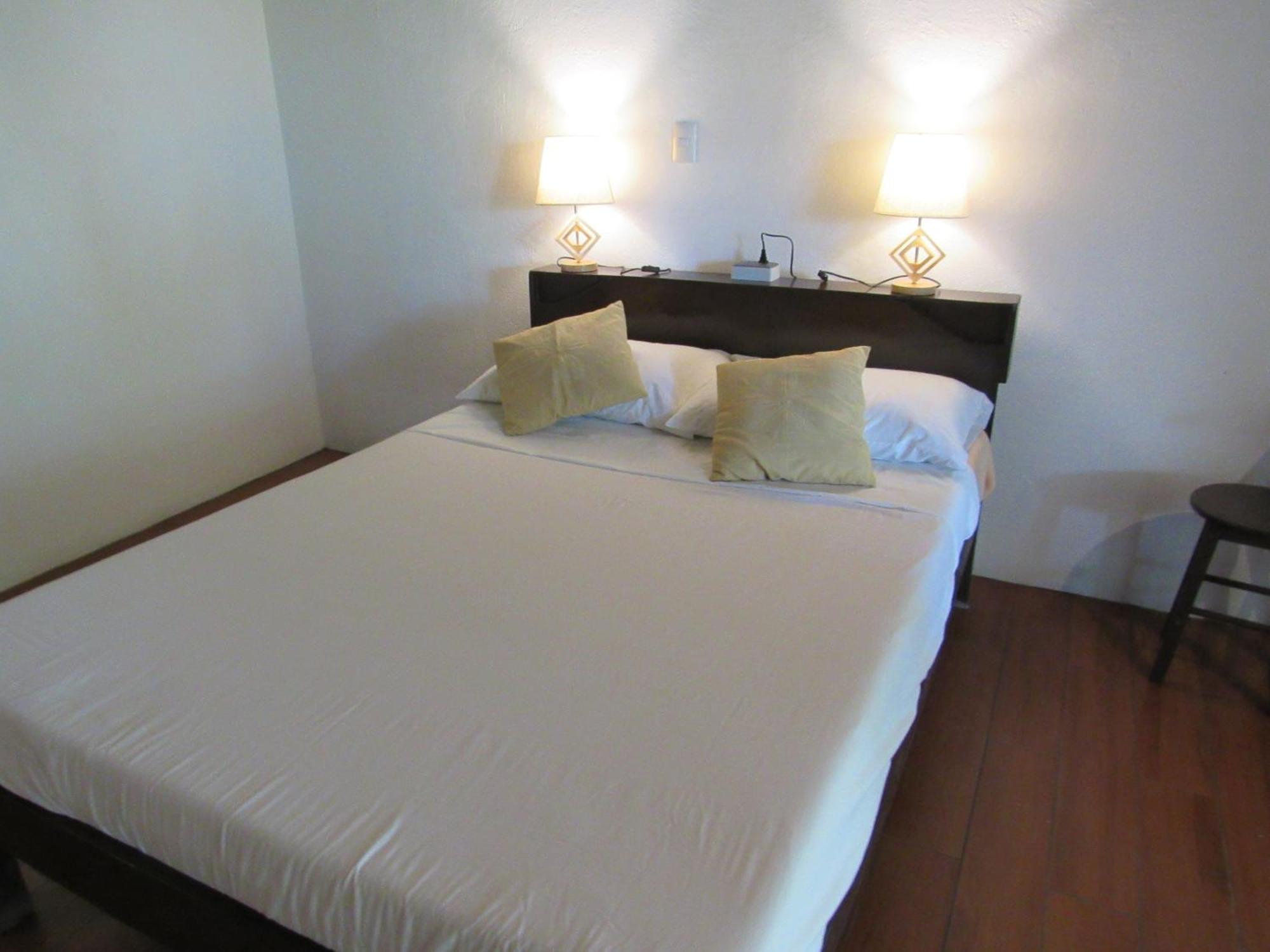 Dacozy Beach Resort Moalboal Room photo