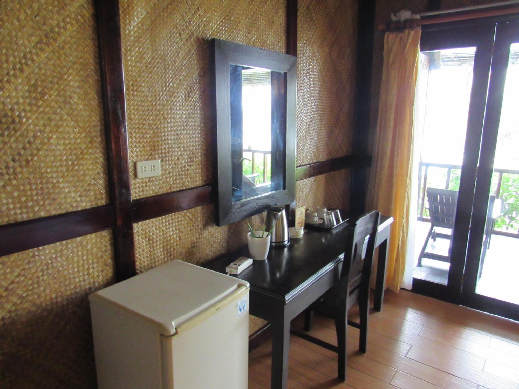 Dacozy Beach Resort Moalboal Room photo